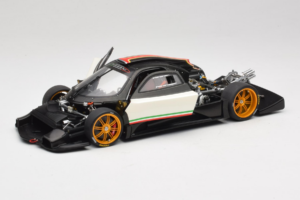 Pagani Zonda R Revolucion Bílý AUTOart 1:18 78262 Kov – obrázek 2 z 8