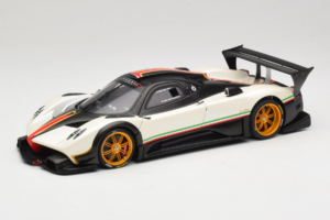 Pagani Zonda R Revolucion Bílý AUTOart 1:18 78262 Kov