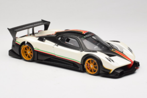 Pagani Zonda R Revolucion Bílý AUTOart 1:18 78262 Kov – obrázek 6 z 8