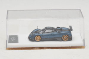 Pagani Zonda Tricolore Exposed Carbon Modrý Henson & Heaven 1:64 PZTECB01 Kov – obrázek 6 z 7