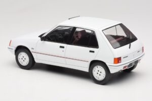 Peugeot 205 Bílý MCG 1:18 MCG18493 Kov – obrázek 5 z 6
