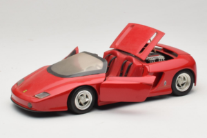 Pininfarina Mythos Červený Revell 1:18 8806 Kov – obrázek 2 z 8