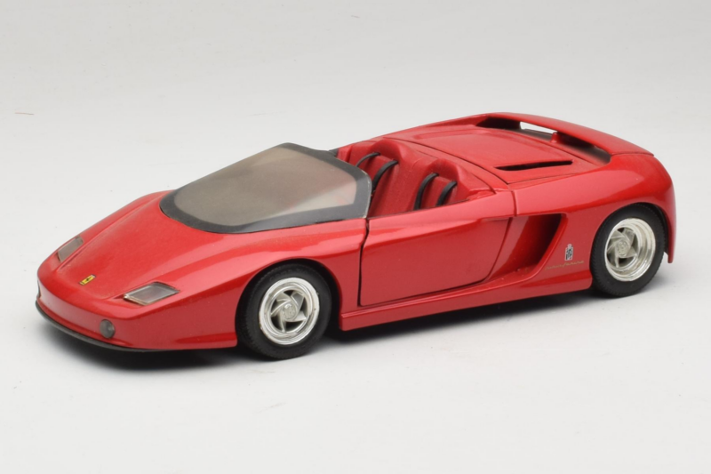 Pininfarina Mythos Červený Revell 1:18 8806 Kov