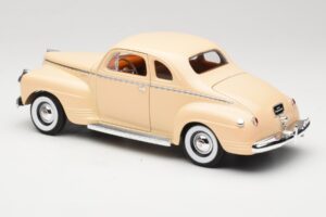 Plymouth Coupe Béžový Road Signature 1:18 92398 Kov – obrázek 7 z 8