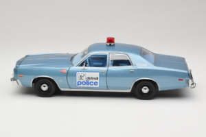 Plymouth Fury Beverly Hills PD Modrý GreenLight 1:18 19069 Kov – obrázek 4 z 8