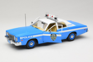 Plymouth Fury Police Pursuit New York Police Department GreenLight 1:18 19043 Kov – obrázek 2 z 8