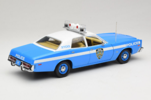 Plymouth Fury Police Pursuit New York Police Department GreenLight 1:18 19043 Kov – obrázek 3 z 8