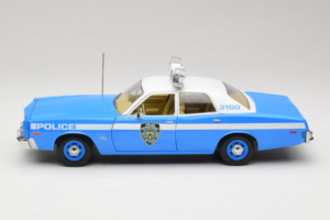 Plymouth Fury Police Pursuit New York Police Department GreenLight 1:18 19043 Kov – obrázek 4 z 8