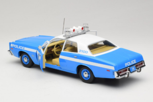 Plymouth Fury Police Pursuit New York Police Department GreenLight 1:18 19043 Kov – obrázek 5 z 8