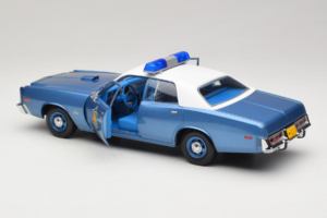 Plymouth Fury Police Pursuit Smokey and the Bandit GreenLight 1:18 19044 Kov – obrázek 5 z 8