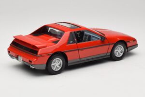Pontiac Fiero GT Červený Road Signature 1:18 92588 Kov – obrázek 3 z 8