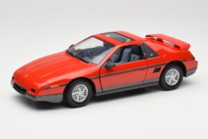 Pontiac Fiero GT Červený Road Signature 1:18 92588 Kov