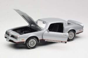 Pontiac Firebird Formula Stříbrný ERTL 1:18 33514 Kov – obrázek 2 z 8