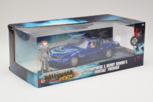 Pontiac Firebird Pennywise With Figure Jada 1:24 31118 Kov – obrázek 2 z 3