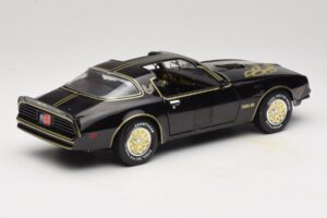 Pontiac Firebird Trans Am SE Smokey and the Bandit Joyride 1:18 33121 Kov – obrázek 3 z 8