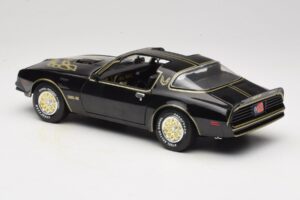 Pontiac Firebird Trans Am SE Smokey and the Bandit Joyride 1:18 33121 Kov – obrázek 7 z 8