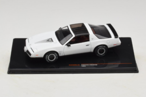 Pontiac Firebird Bílý IXO 1:43 CLC582N Kov