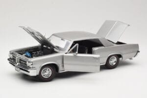 Pontiac GTO Stříbrný Sun Star 1:18 1821 Kov – obrázek 2 z 8