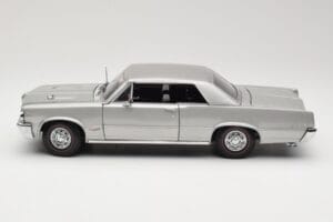 Pontiac GTO Stříbrný Sun Star 1:18 1821 Kov – obrázek 4 z 8