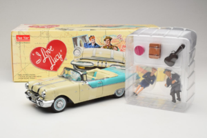 Pontiac Star Chief I Love Lucy Nautilus Blue Bílý Sun Star 1:18 5057 Kov – obrázek 7 z 7