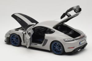 Porsche 718 Cayman 982 GT4 RS Weissach Package Chalk Norev 1:18 187253 Kov – obrázek 5 z 8