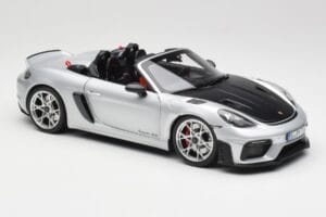 Porsche 718 Spyder RS Weissach Pack GT-Silver Metallic Norev 1:18 187270 Kov – obrázek 6 z 8