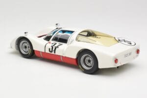 Porsche 906 K #37 V. Elford / B. Pon Porsche System 24 Hours of Le Mans 1967 Minichamps 1:18 100676137 Kov – obrázek 7 z 8