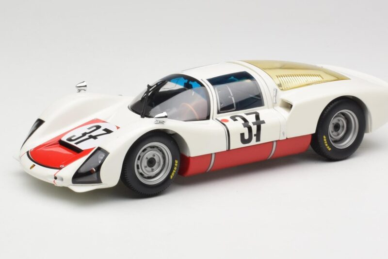 Porsche 906 K #37 V. Elford / B. Pon Porsche System 24 Hours of Le Mans 1967 Minichamps 1:18 100676137 Kov