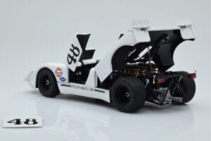 Porsche 908/02 #48 S. McQueen / P. Revson 12 Hours of Sebring 2nd Place Post Race Version 1970 AUTOart 1:18 87072 Kov – obrázek 5 z 8