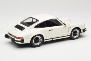 Porsche 911 930 Carrera 3.2 Grand Prix White Minichamps 1:18 100063024 Kov – obrázek 3 z 8