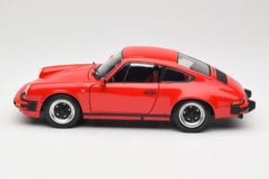 Porsche 911 930 Carrera 3.2 Guards Red Minichamps 1:18 100063021 Kov – obrázek 4 z 8