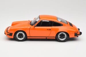Porsche 911 930 Carrera 3.2 Signal Orange Minichamps 1:18 100063025 Kov – obrázek 4 z 8