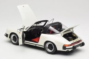Porsche 911 930 Carrera Targa 3.2 Grand Prix White Minichamps 1:18 100063062 Kov – obrázek 5 z 8