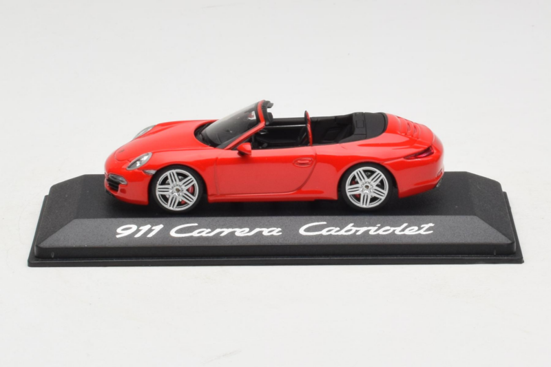 Porsche 911 991 Carrera Kabriolet Červený Minichamps 1:43 WAP0200120C Kov