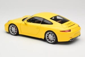 Porsche 911 991 Carrera S Racing Yellow Minichamps 1:18 100061021 Kov – obrázek 7 z 8