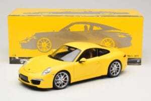 Porsche 911 991 Carrera S Racing Yellow Minichamps 1:18 100061021 Kov – obrázek 8 z 8