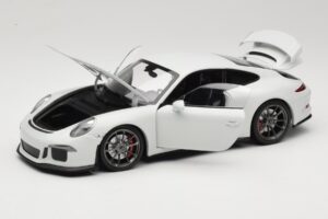 Porsche 911 991 GT3 Bílý Se Stříbrnými Koly Minichamps 1:18 113062721 Kov – obrázek 2 z 8