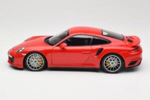 Porsche 911 991 Turbo S Guards Red Minichamps 1:18 110067122 Kov – obrázek 4 z 8