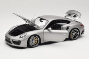 Porsche 911 991 Turbo S Stříbrný Minichamps 1:18 113067126 Kov – obrázek 2 z 8