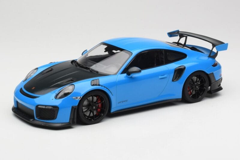Porsche 911 991.2 GT2 RS Modrý s Černými Koly Minichamps 1:18 155068308 Kov