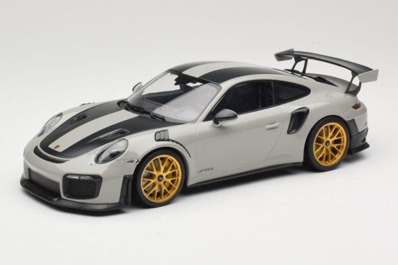Porsche 911 991.2 GT2 RS Chalk Weissach Package Zlatá Kola Minichamps 1:18 155068304 Kov