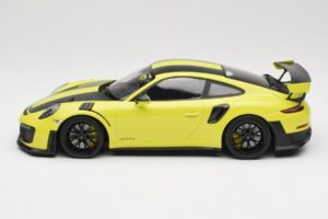 Porsche 911 GT2 RS 991.2 Weissach Package Zelený Černá Kola Minichamps 1:18 155068300-1 Kov – obrázek 3 z 6