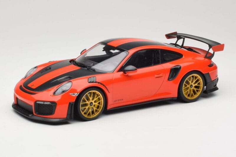 Porsche 911 991.2 GT2 RS Oranžový Weissach Package Zlatá Kola Minichamps 1:18 155068305 Kov