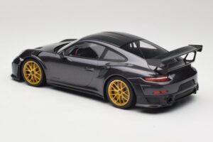 Porsche 911 991.2 GT2 RS Weissach Package Purple Metallic Se Zlatými Magnéziovými Koly Minichamps 1:18 153068322 Kov – obrázek 5 z 6