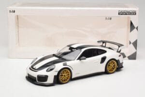 Porsche 911 991.2 GT2 RS Weissach Package Bílý Se Zlatými Koly Minichamps 1:18 153068308 Kov – obrázek 6 z 6