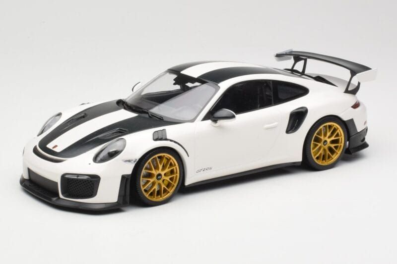 Porsche 911 991.2 GT2 RS Weissach Package Bílý Se Zlatými Koly Minichamps 1:18 153068308 Kov