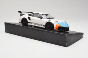 Porsche 911 991.2 GT3 RS Manthey Racing Bílý & Modrý & Oranžový Minichamps 1:18 MR-911-GT3RS-1805 Kov – obrázek 4 z 6