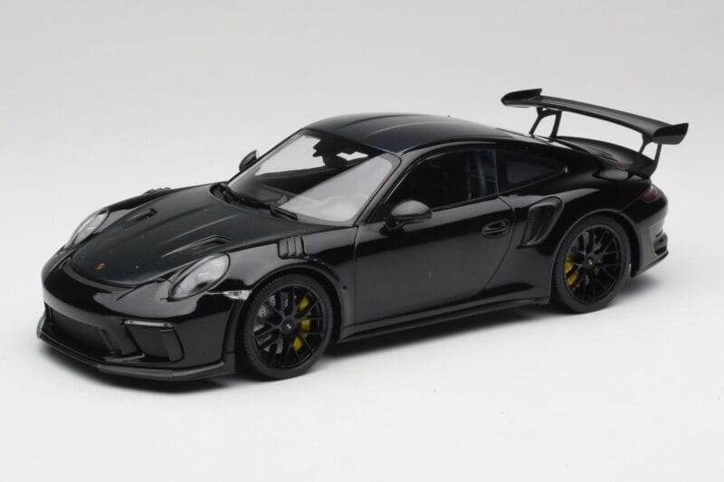 Porsche 911 991.2 GT3 RS Weissach Package Černý & Černá Kola Minichamps 1:18 153068228 Kov
