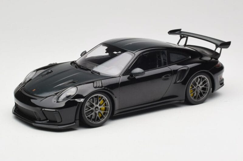Porsche 911 991.2 GT3 RS Weissach Package Černý Stříbrná Magnesiová Kola Minichamps 1:18 153068229 Kov