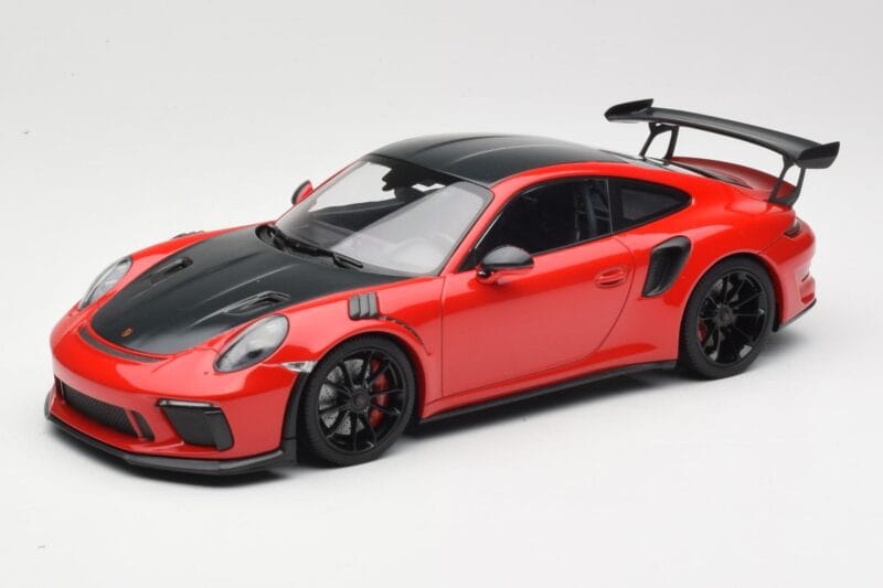 Porsche 911 991.2 GT3 RS Weissach Package Červený s Černými Koly Minichamps 1:18 155068230 Kov